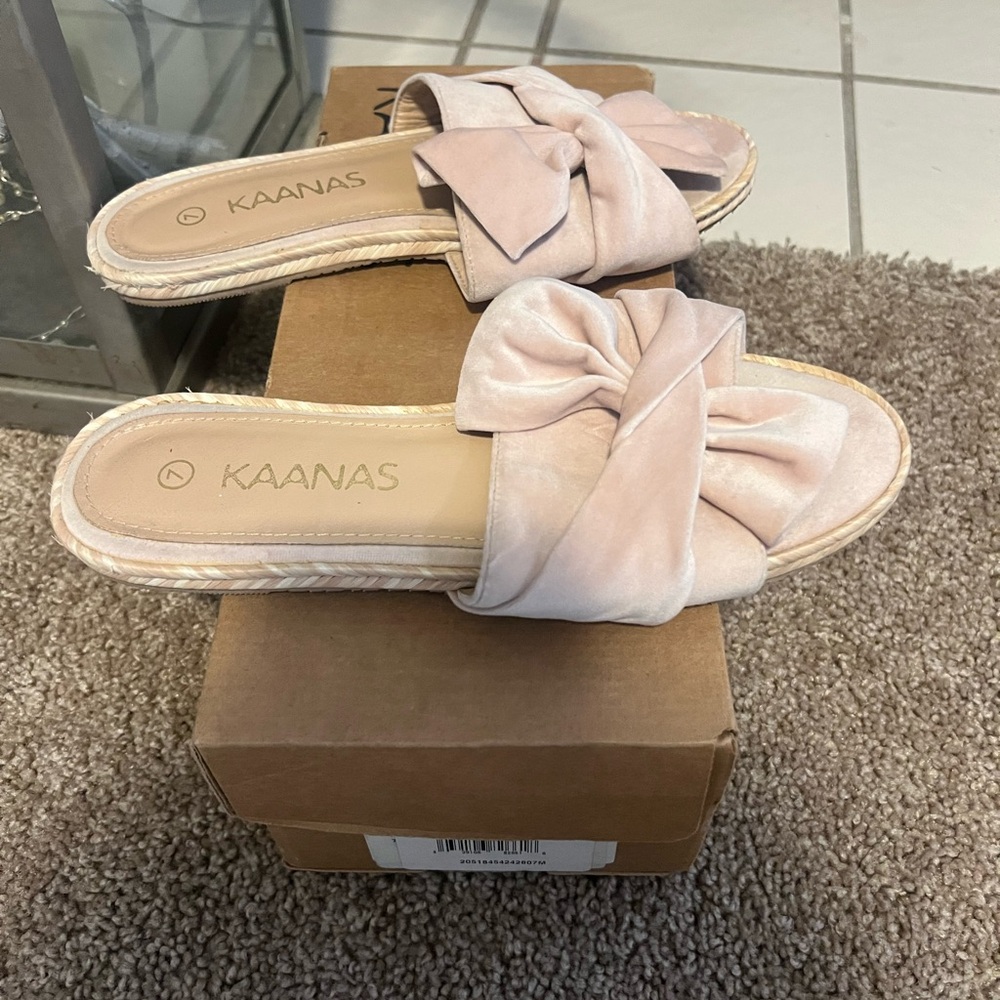 Kaanas Women's Pink Sandals